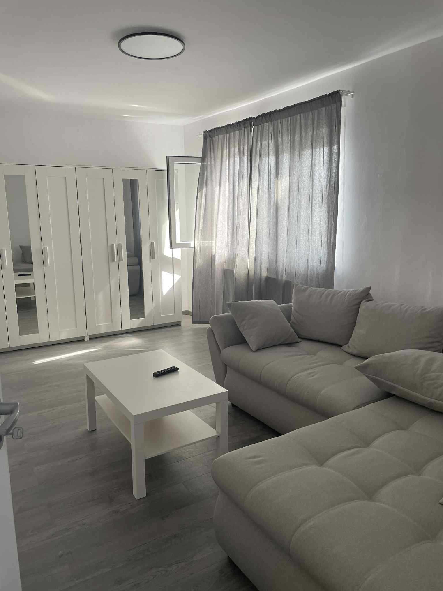 Inchiriez apartament decomandat in Sibiu Terezian - imagine 1