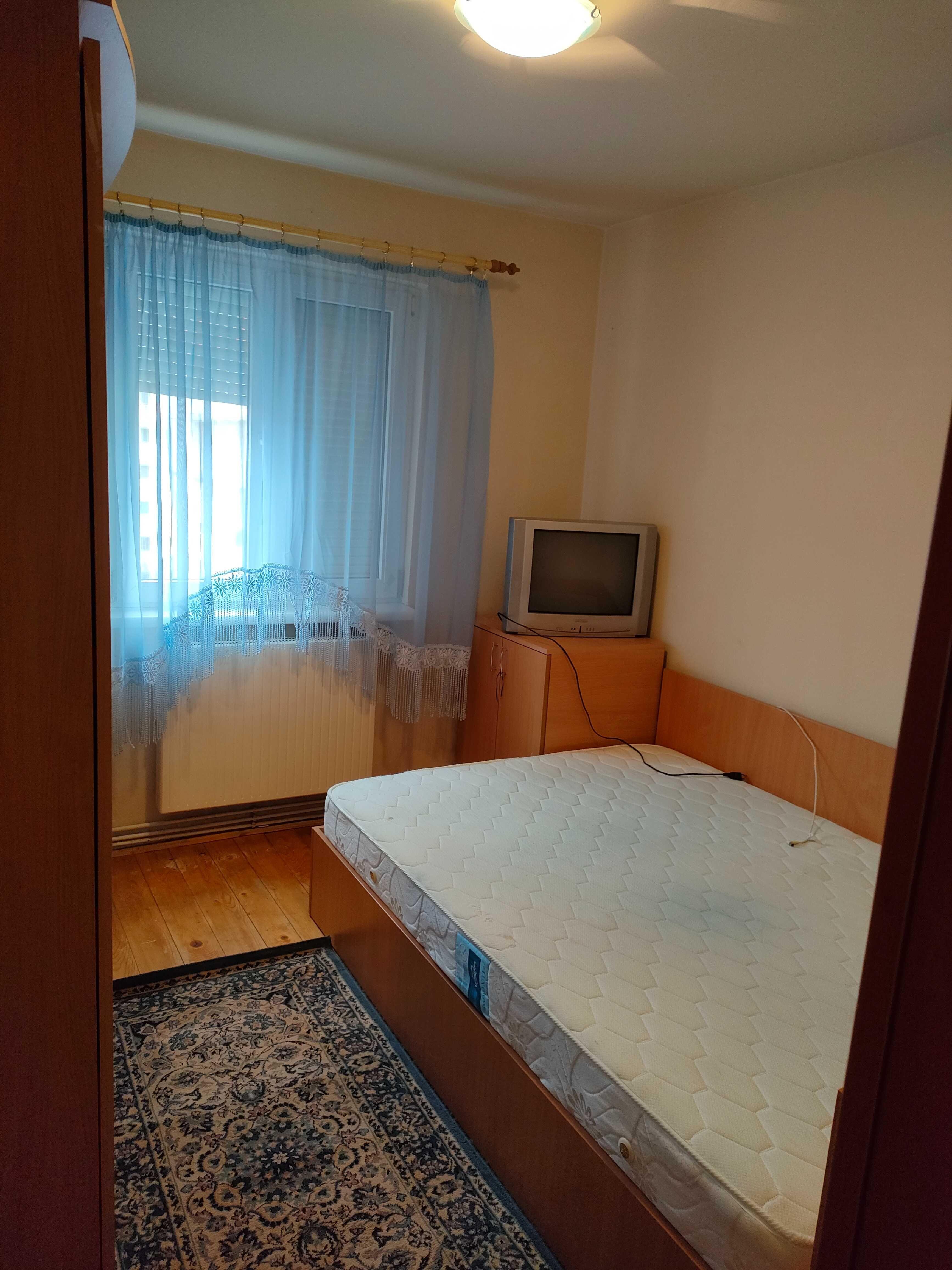 Inchiriez apartament 3 camere