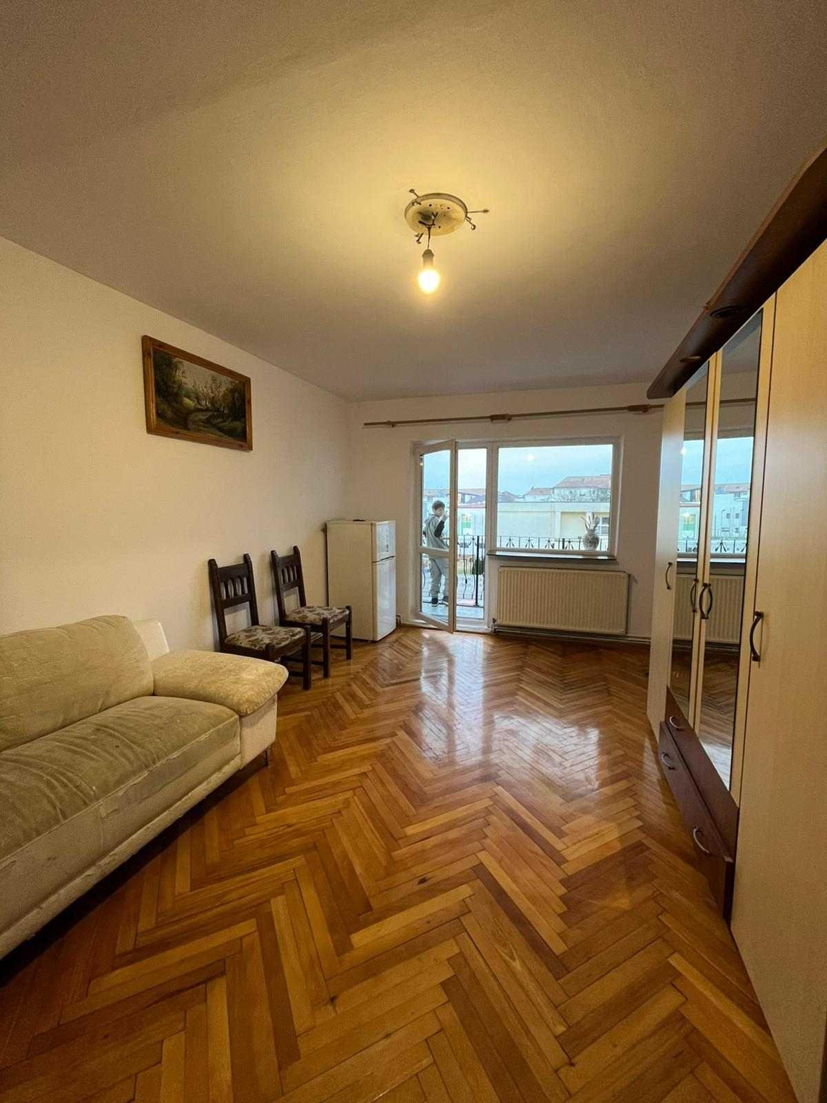 Proprietar închiriez apartament 3 camere strand sibiu