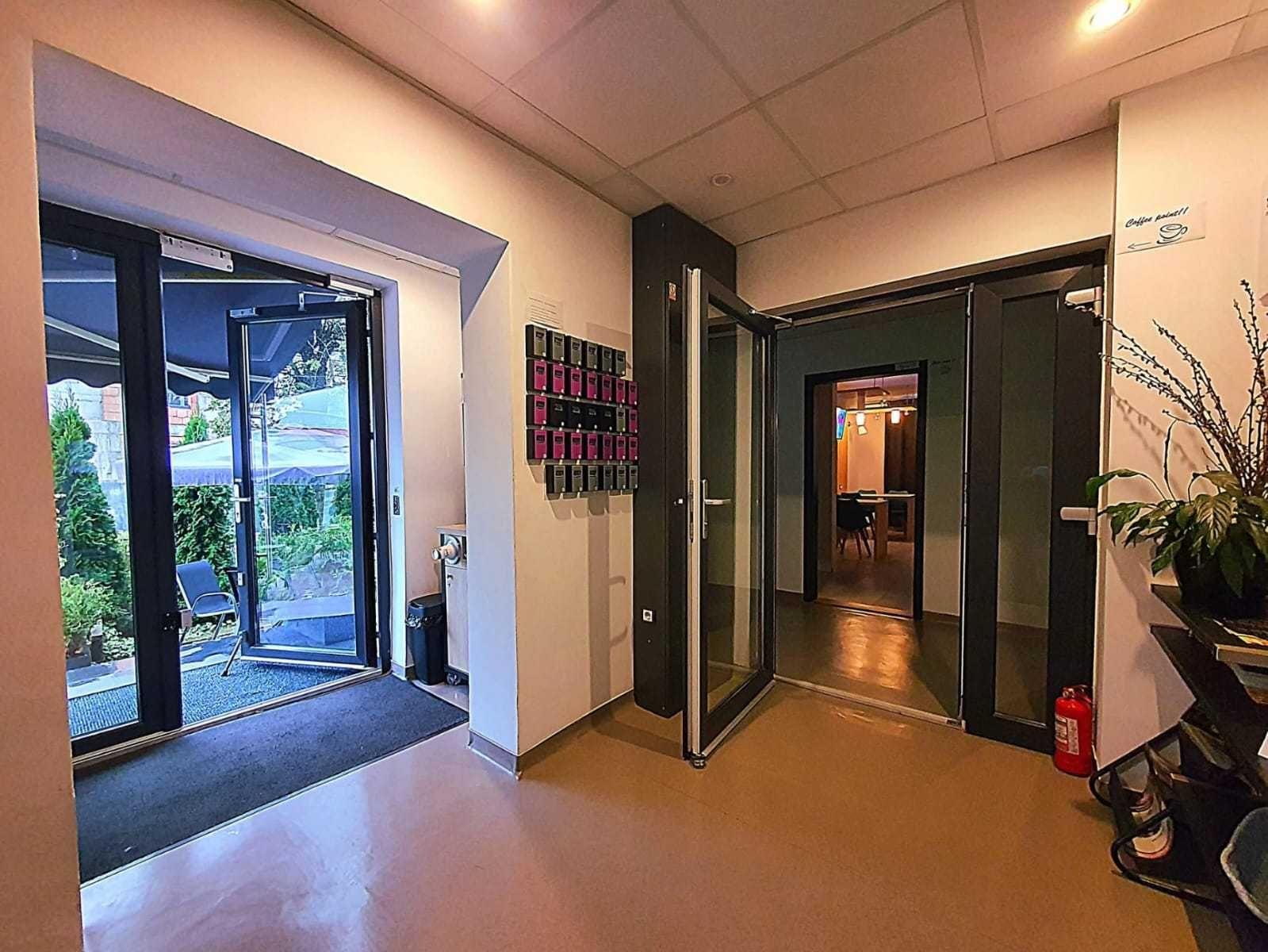 inchiriem in Sibiu cladire 34 de camere cu baie proprie mobilate modern parcare privata - imagine 1