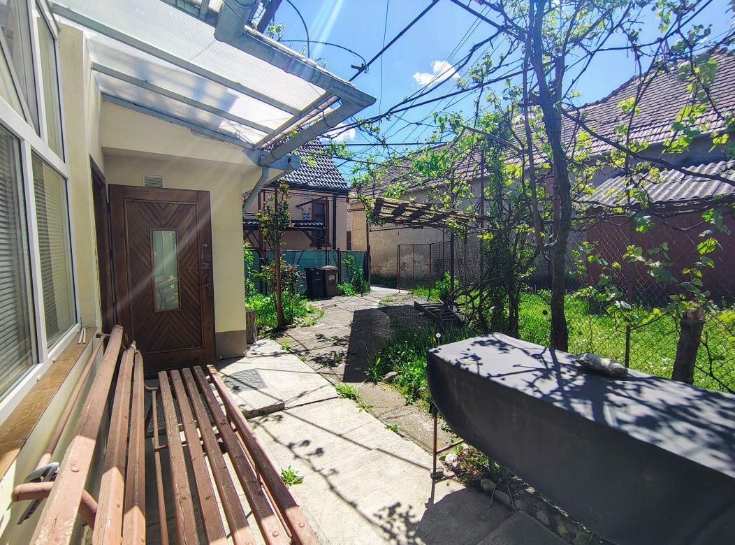 Închiriez imobil str Lupeni - imagine 1