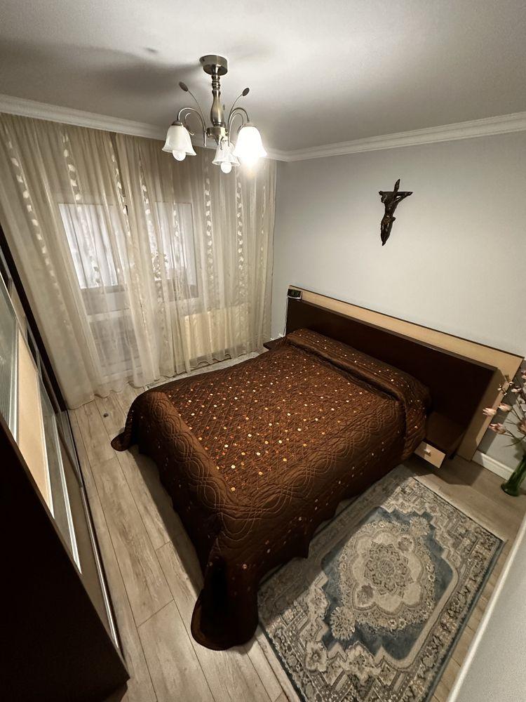 Vand apartament  3 camere decomandat