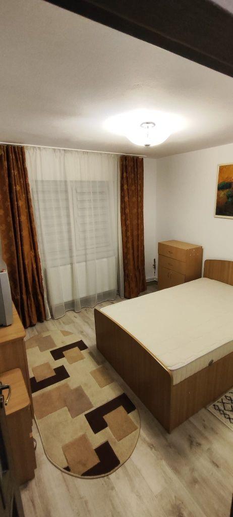 Închiriez apartament 2 camere obcini