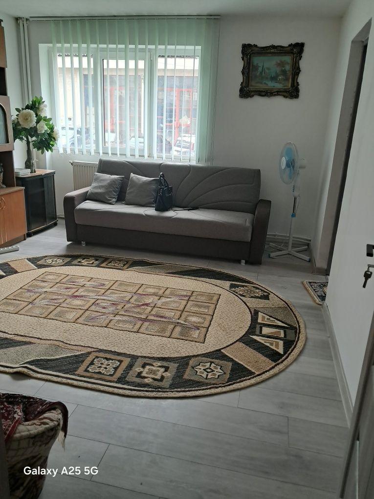 Inchiriez Apartament 3 camere