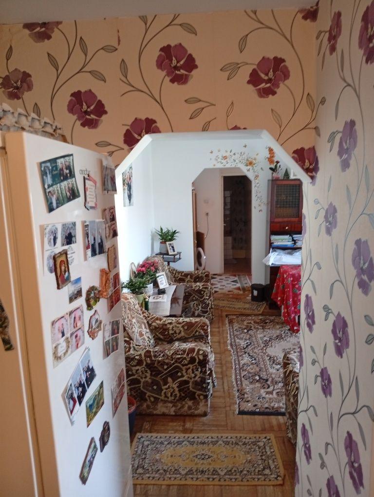 Vând apartament 2 camere, 56 mp, str Calea Nationala
