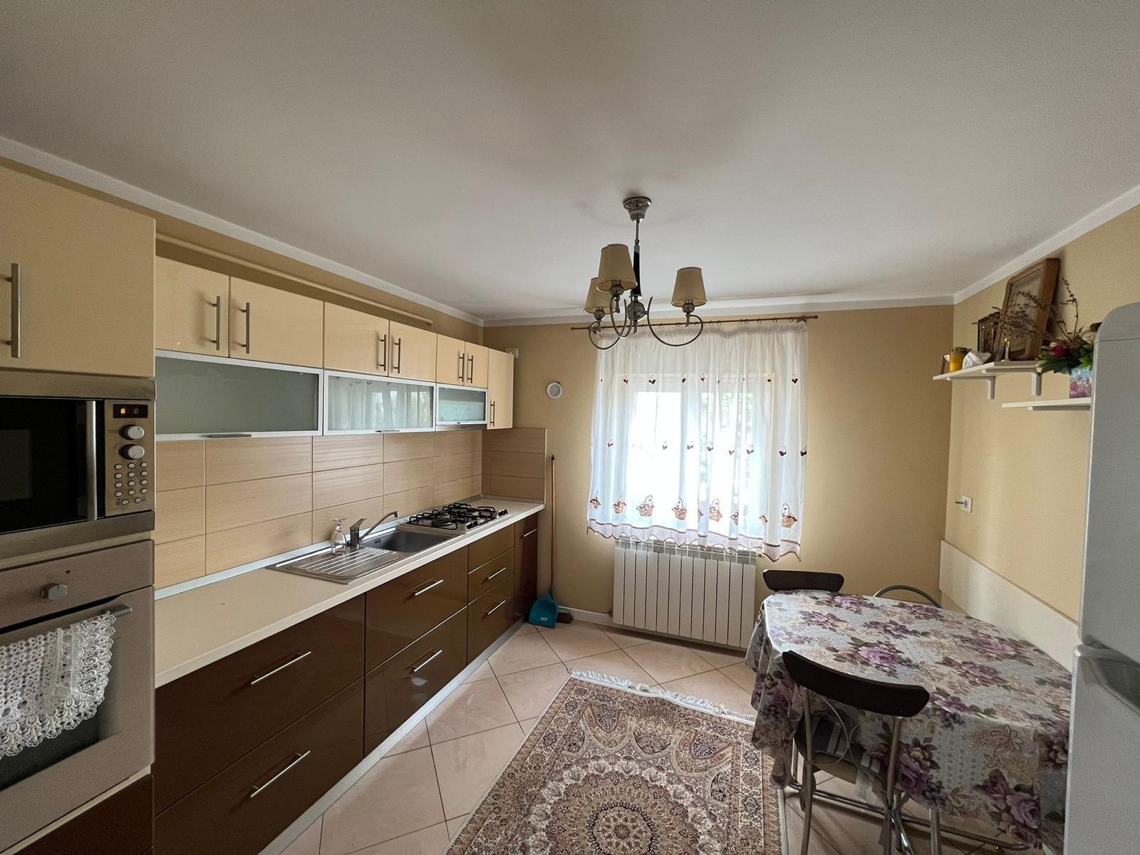 Închiriere ap. 3 camere, cart. Stejari, Botosani
