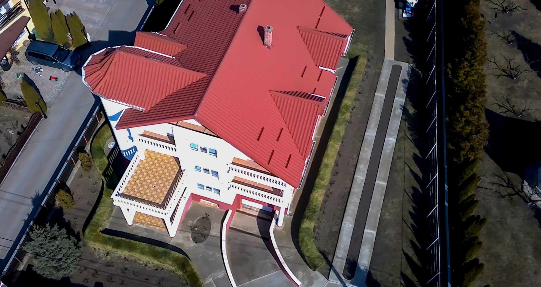Vilă 525 mp + 3300 mp teren în Botoșani – locuință sau investiție