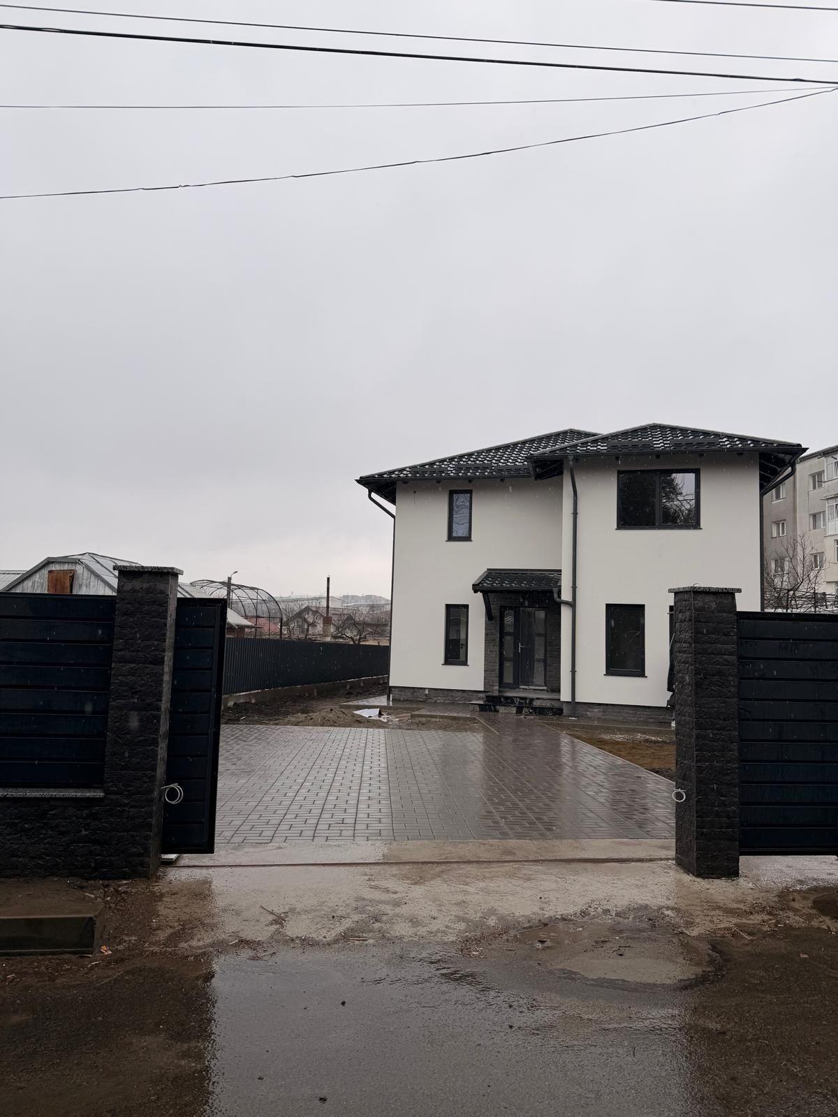 Casă modernă de vânzare – Botoșani / zona Împărat Trăian