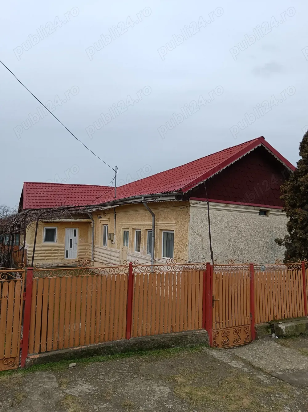 Se vinde casa in sat. Scurtesti.com Vadu-Pașii