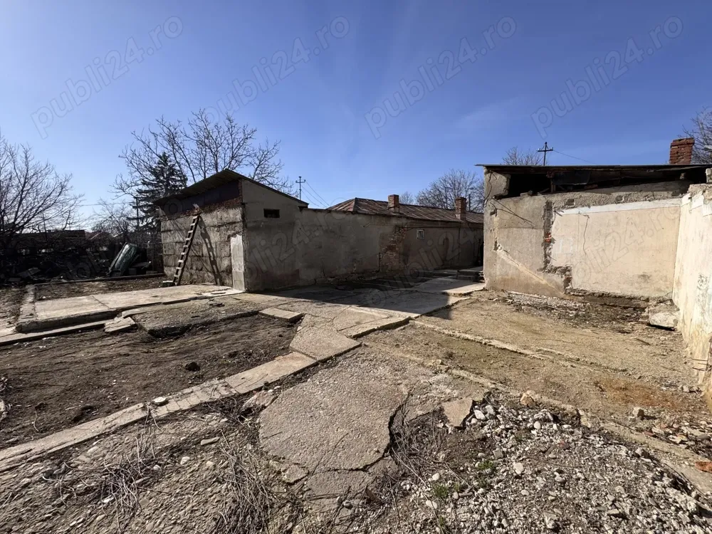 Casa 23 August + Teren 490 Mp - Bld. Nicolae Titulescu - imagine 1