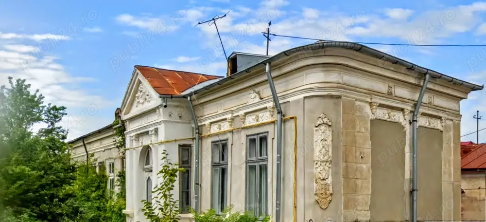 Casă cu farmec interbelic de vânzare în centrul orașului Buzău