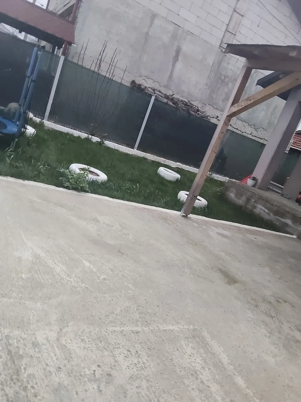 Vand casa în comuna Vernești.