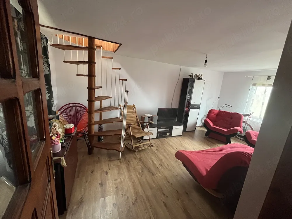 Vand sau schimb casa zona munte