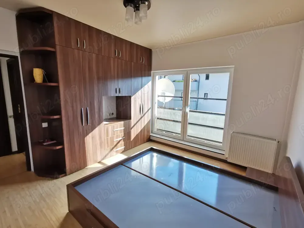 Proprietar vând apartament cu 2 camere + garaj, Florești, strada Stejarului