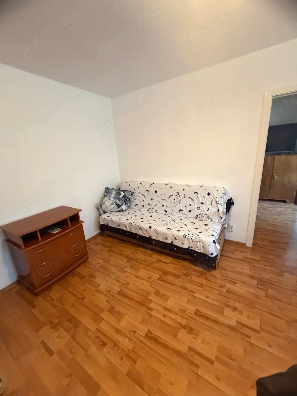 Inchiriez apartament 3 camere - imagine 1