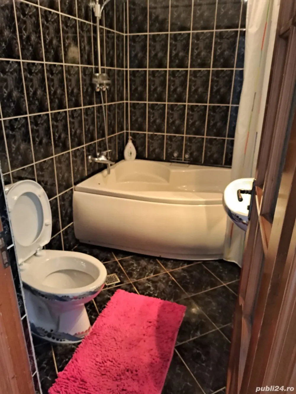 Apartament de închiriat cu trei camere. - imagine 1