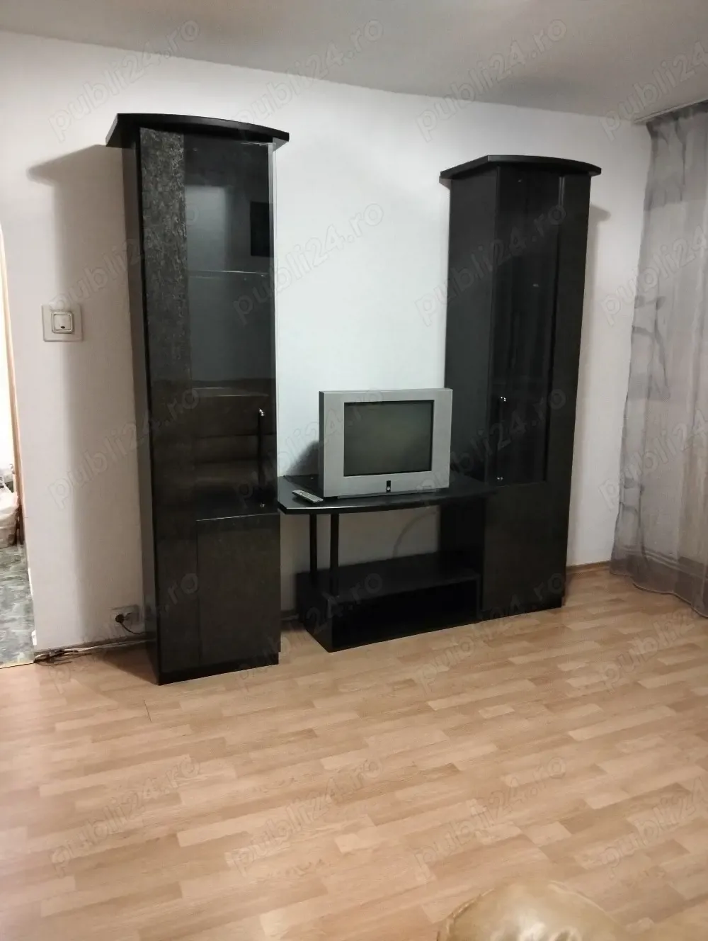 Proprietar închiriez apartament cu trei camere semiecomandat in Bacau - imagine 1