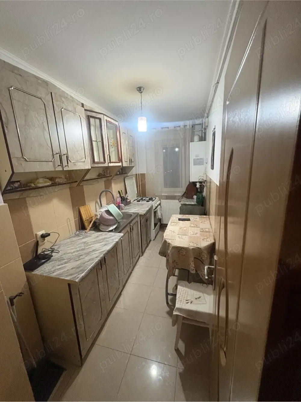 Ofer spre inchiriere apartament 3 decomandate mobilat ,toate utilitatile narcisa