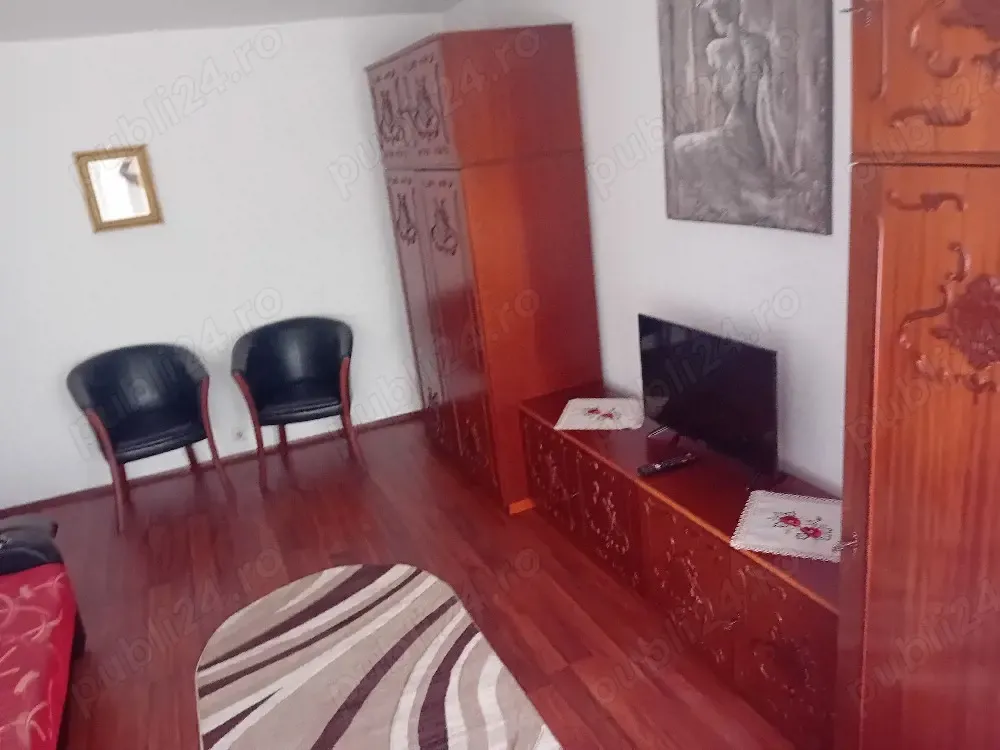 Închiriez 2 camere Decomandate
