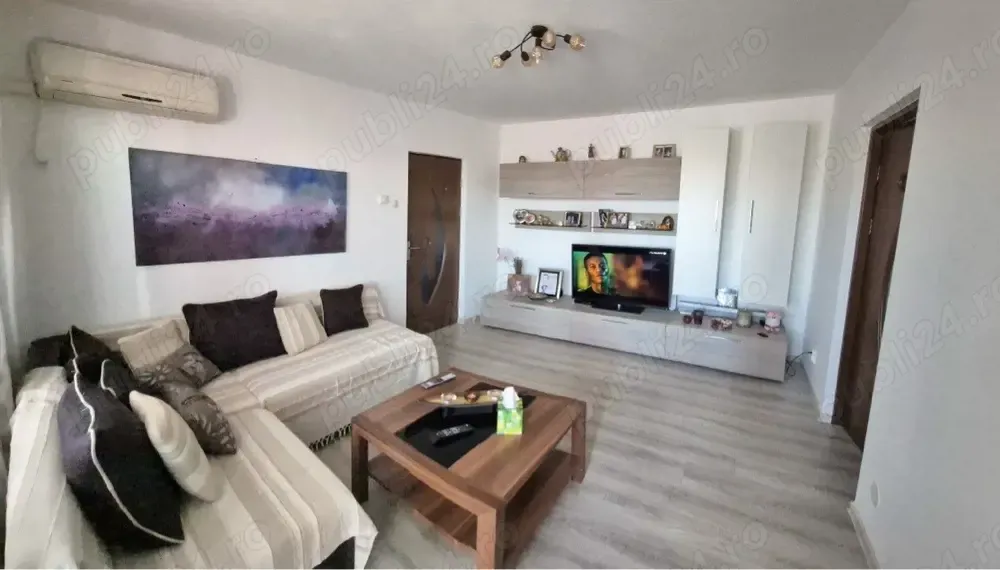 Proprietar vând apartament 2 camere, complet mobilat și utilat, renovat recent, gata de mutare