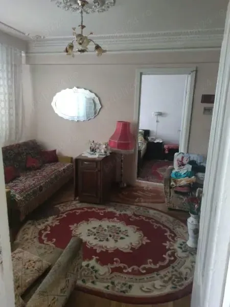 Vand apartament 2 camere - imagine 1
