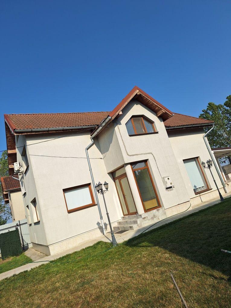 Vand vila de lux in cartier NOU la iesire din Pecica spre Arad - imagine 1