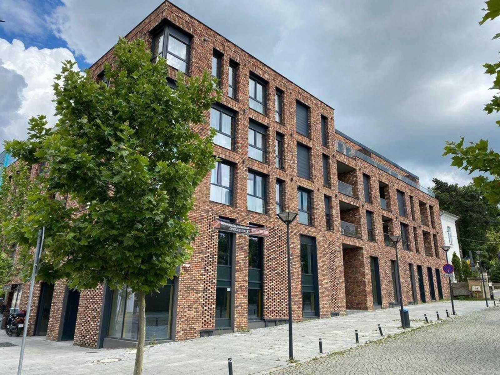 Spațiu ultrafinisat de birouri de închiriat – Platinia, Avram Iancu, mezanin - imagine 1