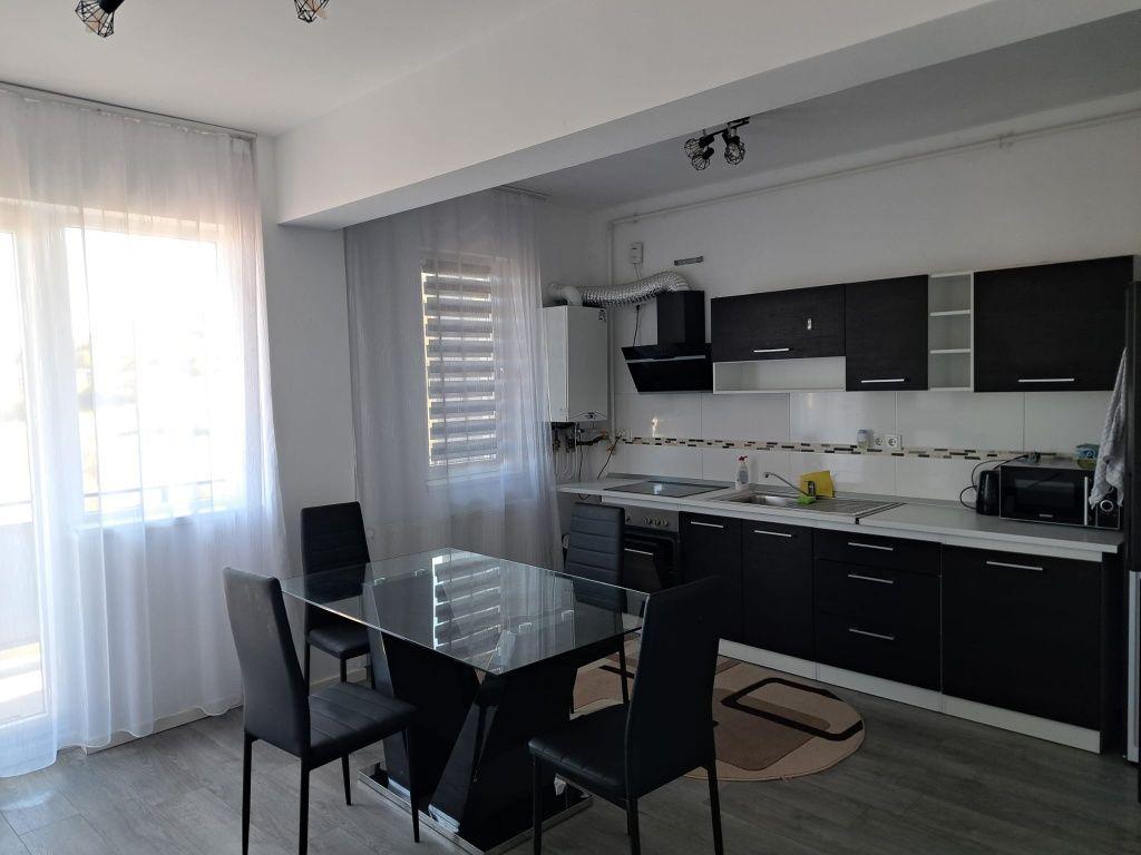Apartament 3 camere  de inchiriat
