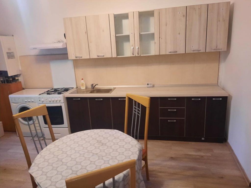 Apartament cu 3 camere de inchiriat zona centrala