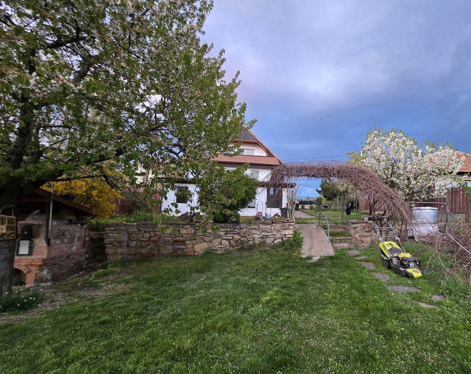 inchiriez casa in Dambu Rotund, iesire spre Popesti, langa padure