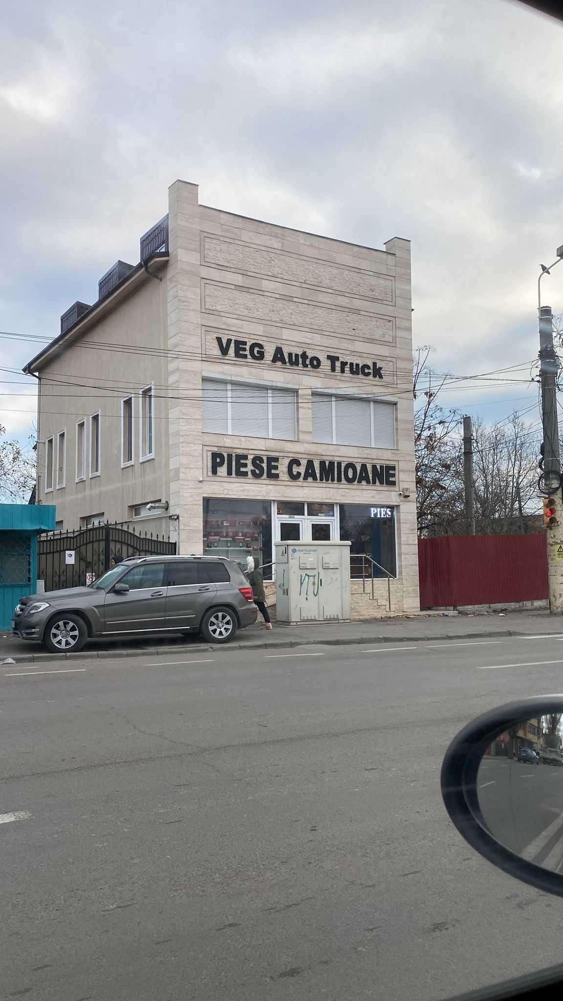 Spațiu comercial premium de vânzare – vad intens, intersecție semaforizată, Bd. Aurel Vlaicu - imagine 1