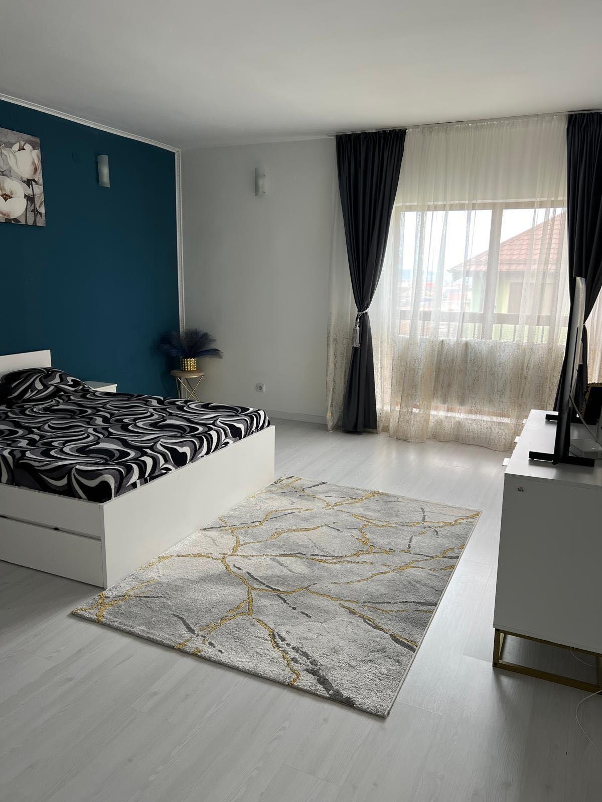 Vând garsonieră situată într-un complex rezidențial