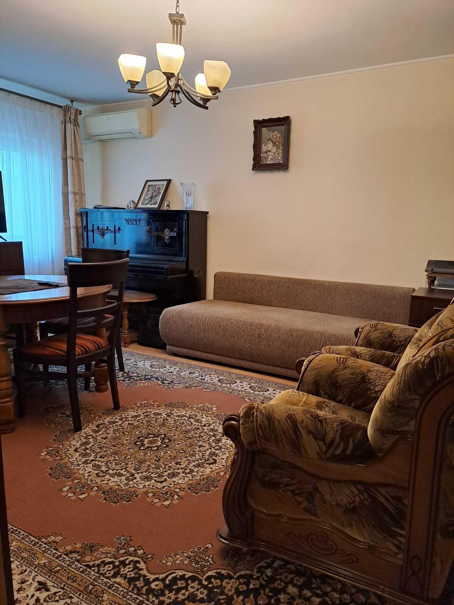 Apartament 3 camere decomandat, 74 mp, etaj 2, central – Bd. 1 Mai Ciuperca (M-uri), mobilat complet - imagine 1