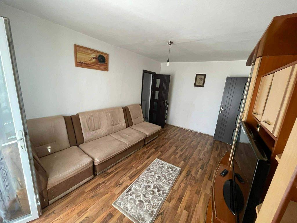 Inchiriez apartament calea București