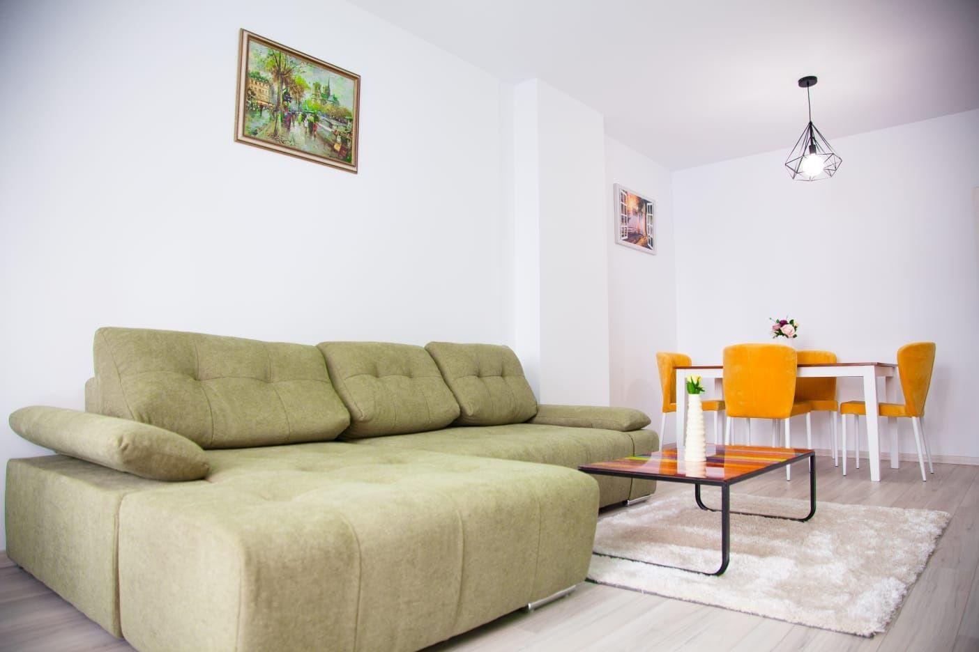 Inchiriez apartament doua camere decomandate Prima Onestilor
