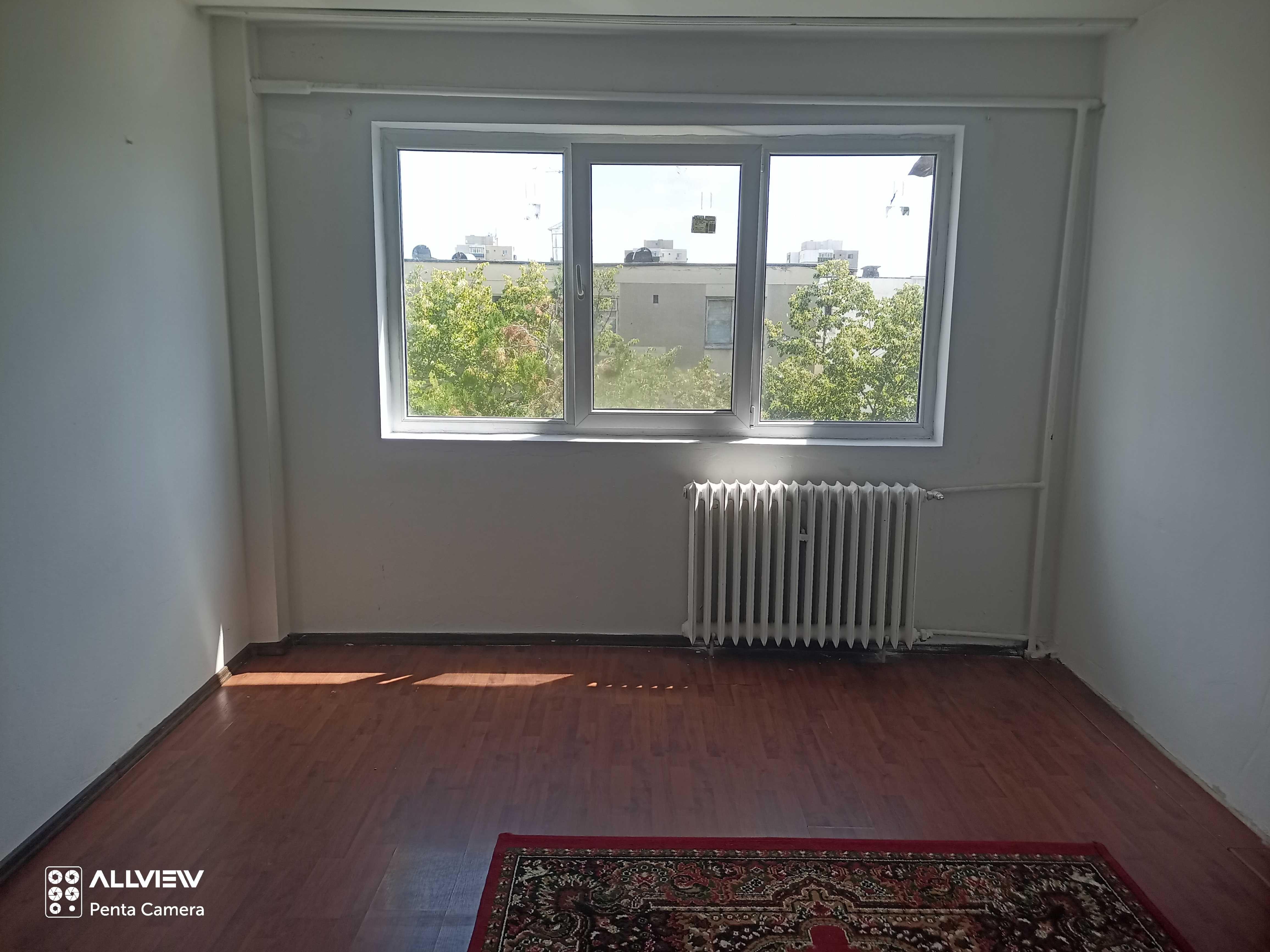 Inchiriez apartament doua camere Ploiesti , zona Vest. - imagine 1