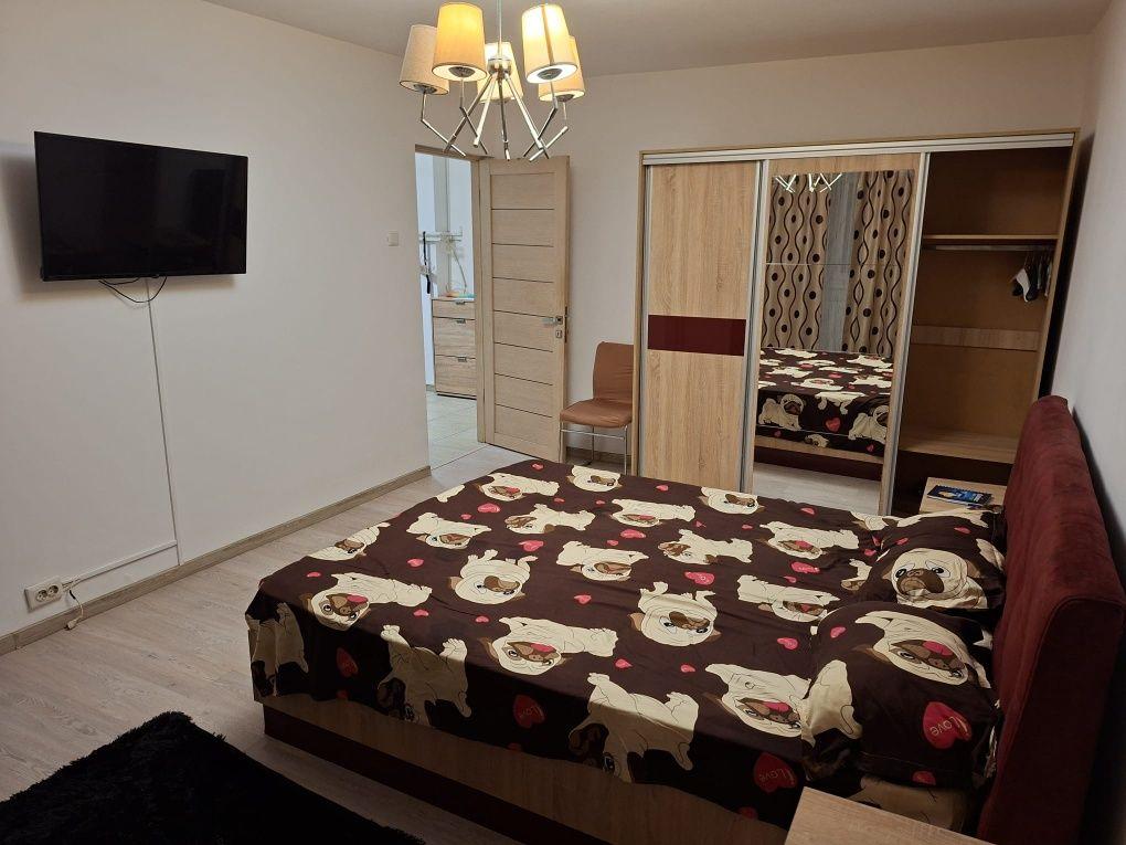 Închiriez apartament