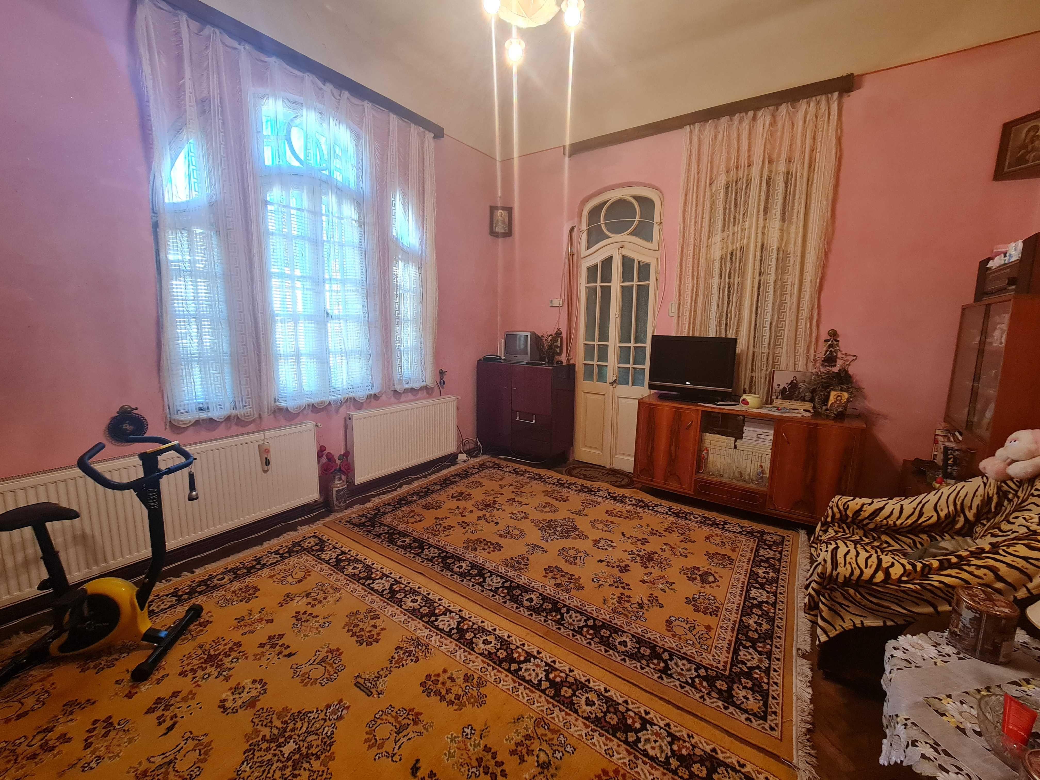 Vand sau schimb casa ultracentral Ploiesti - imagine 1