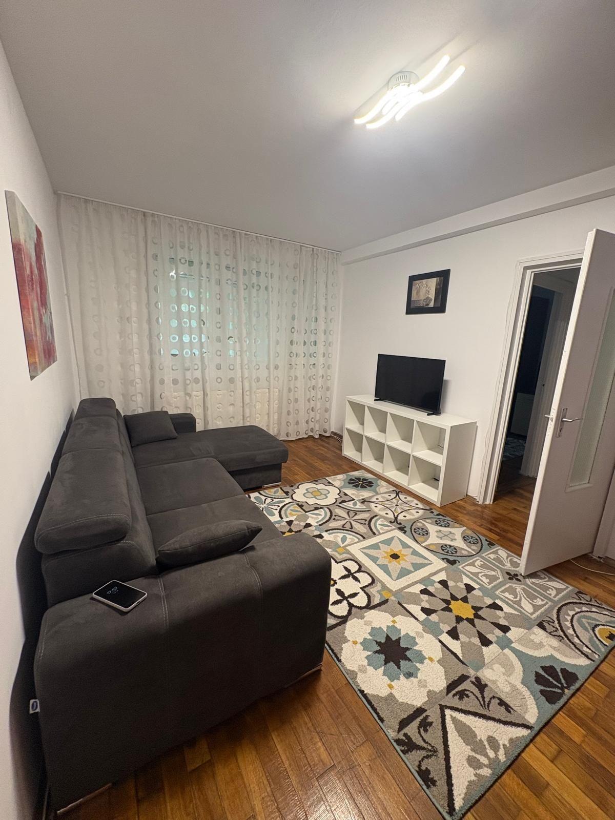 Închiriez apartament 2 camere Pajura