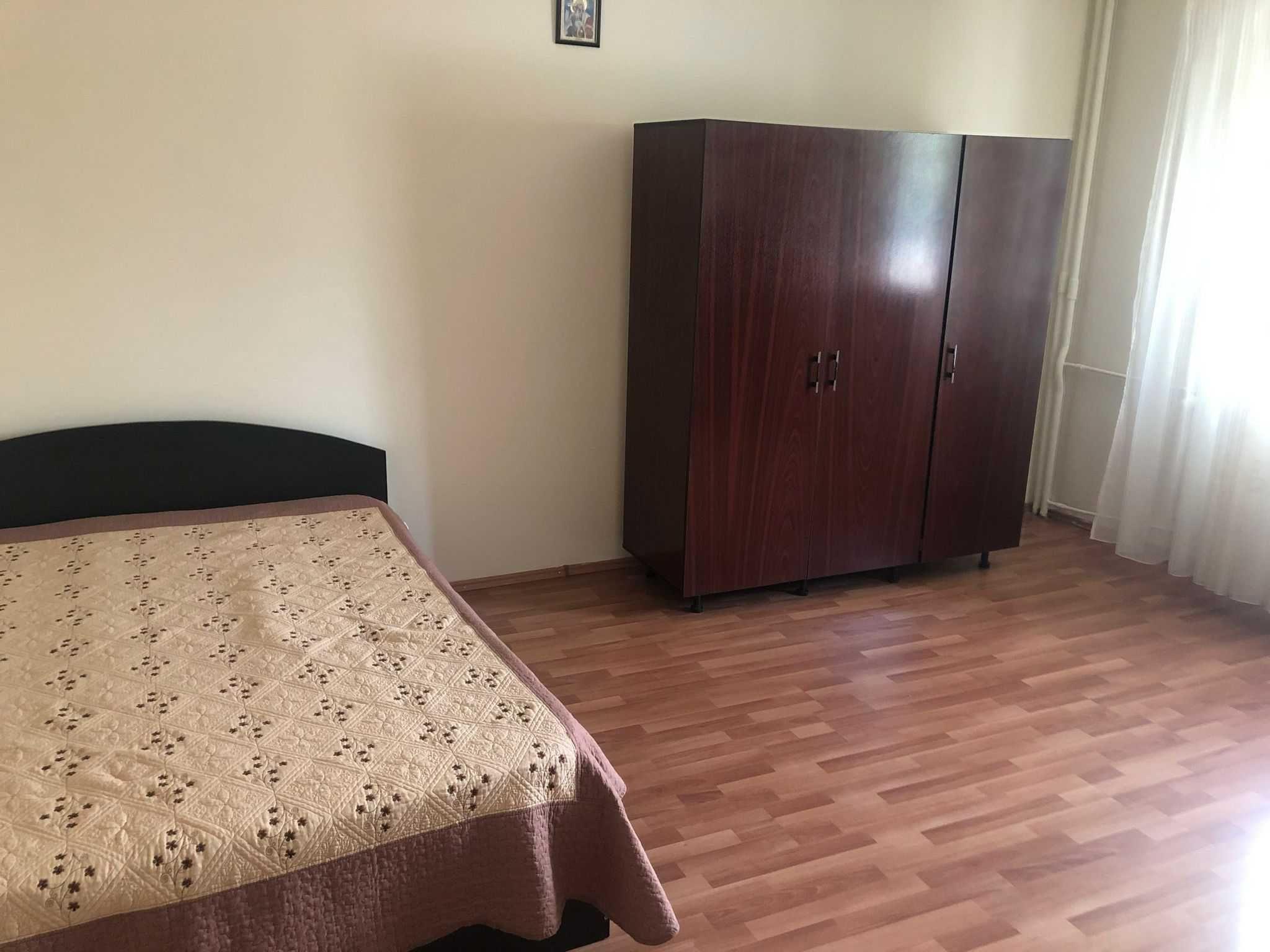 Inchiriez Garsoniera 13 Septembrie, etaj 3, decomandata, 46mp - imagine 1