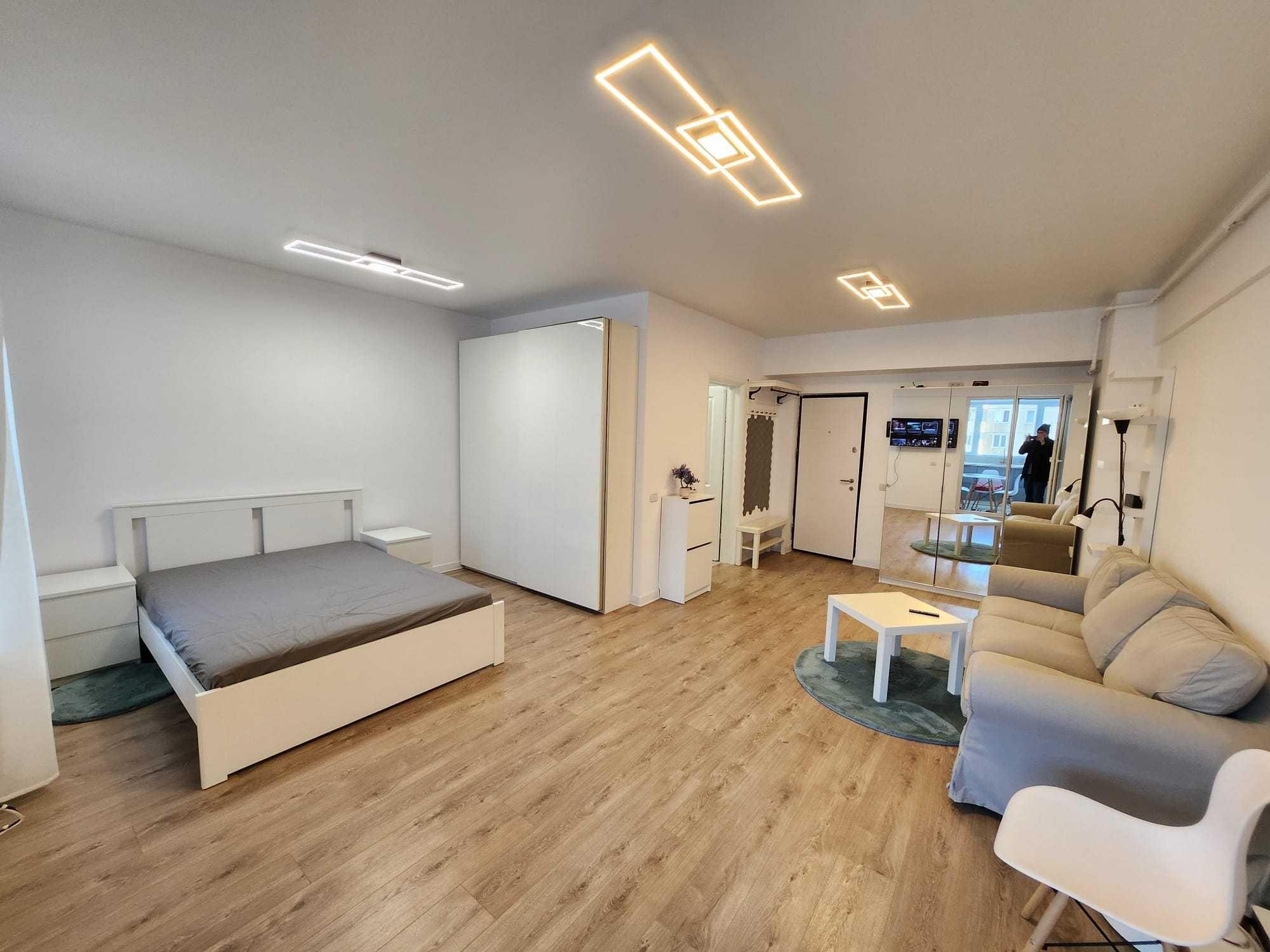 proprietar inchiriez studio