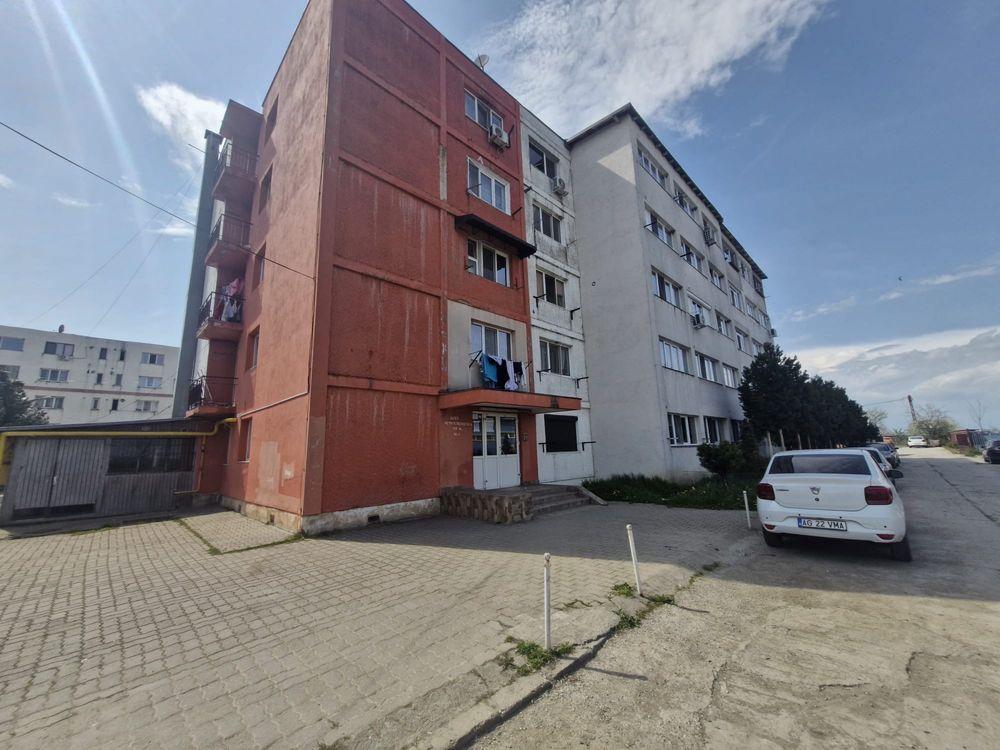 Apartament-Grsoniera Bulevardul Petrochimistilor - imagine 1