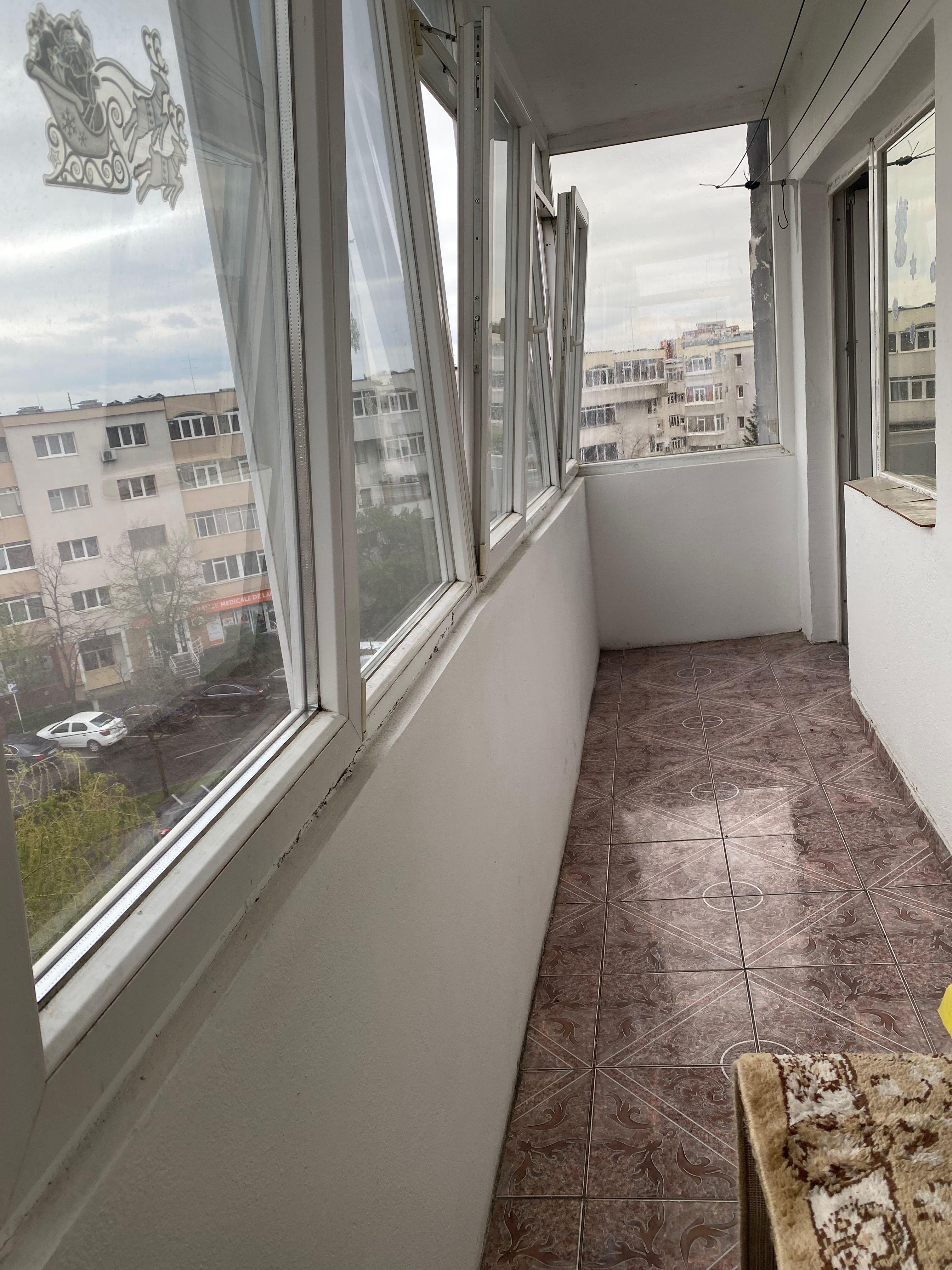 Închiriez garsonieră - imagine 1