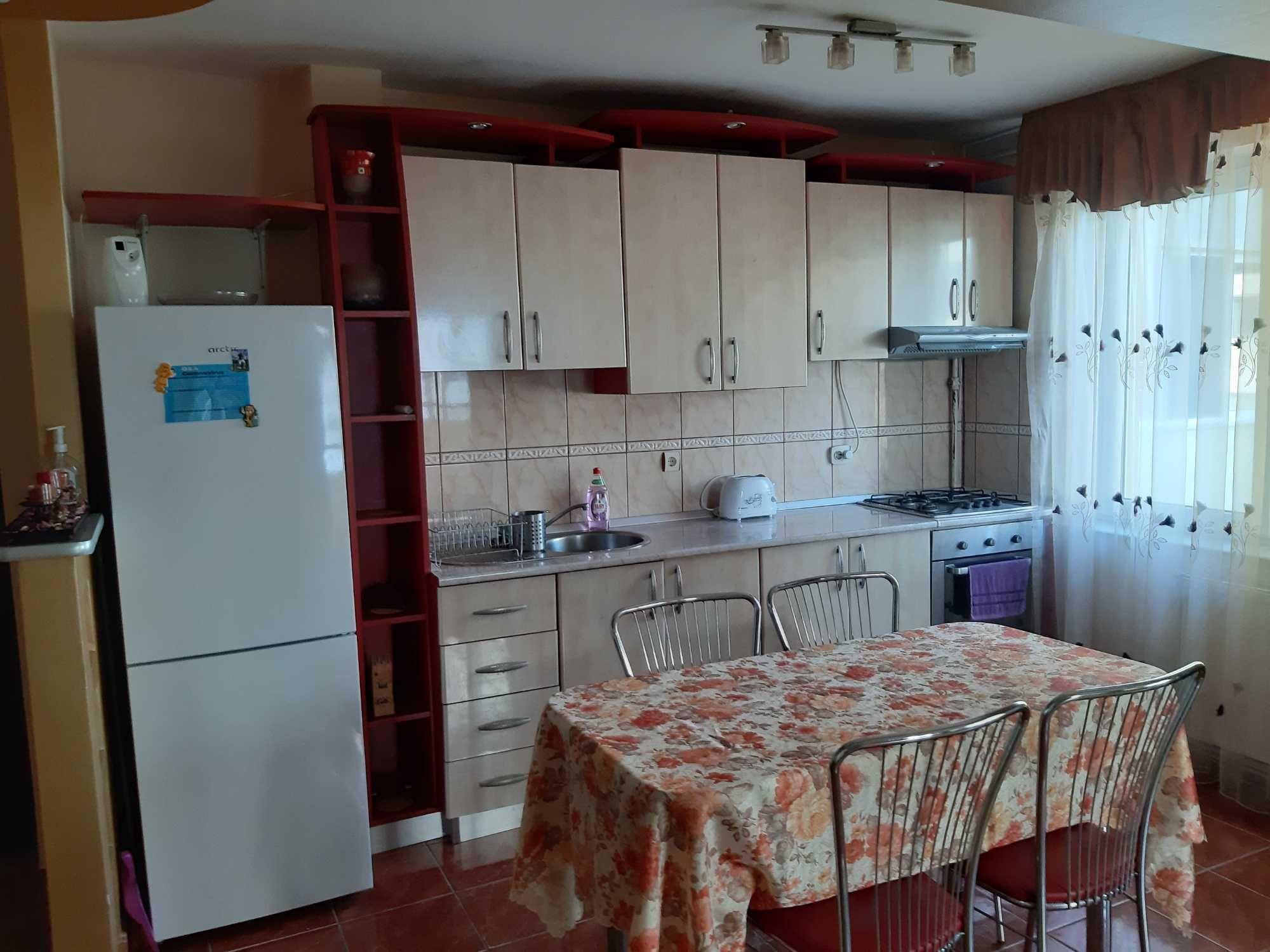 Apartament 4 camere (3dormitoare+living) cu garaj, Ultracentral - imagine 1