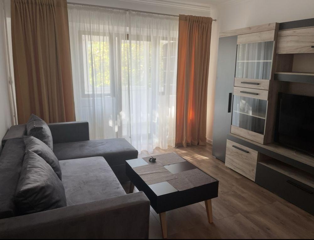 Apartament 3 camere intersectie Tg. Cucu cu Podu de Fier