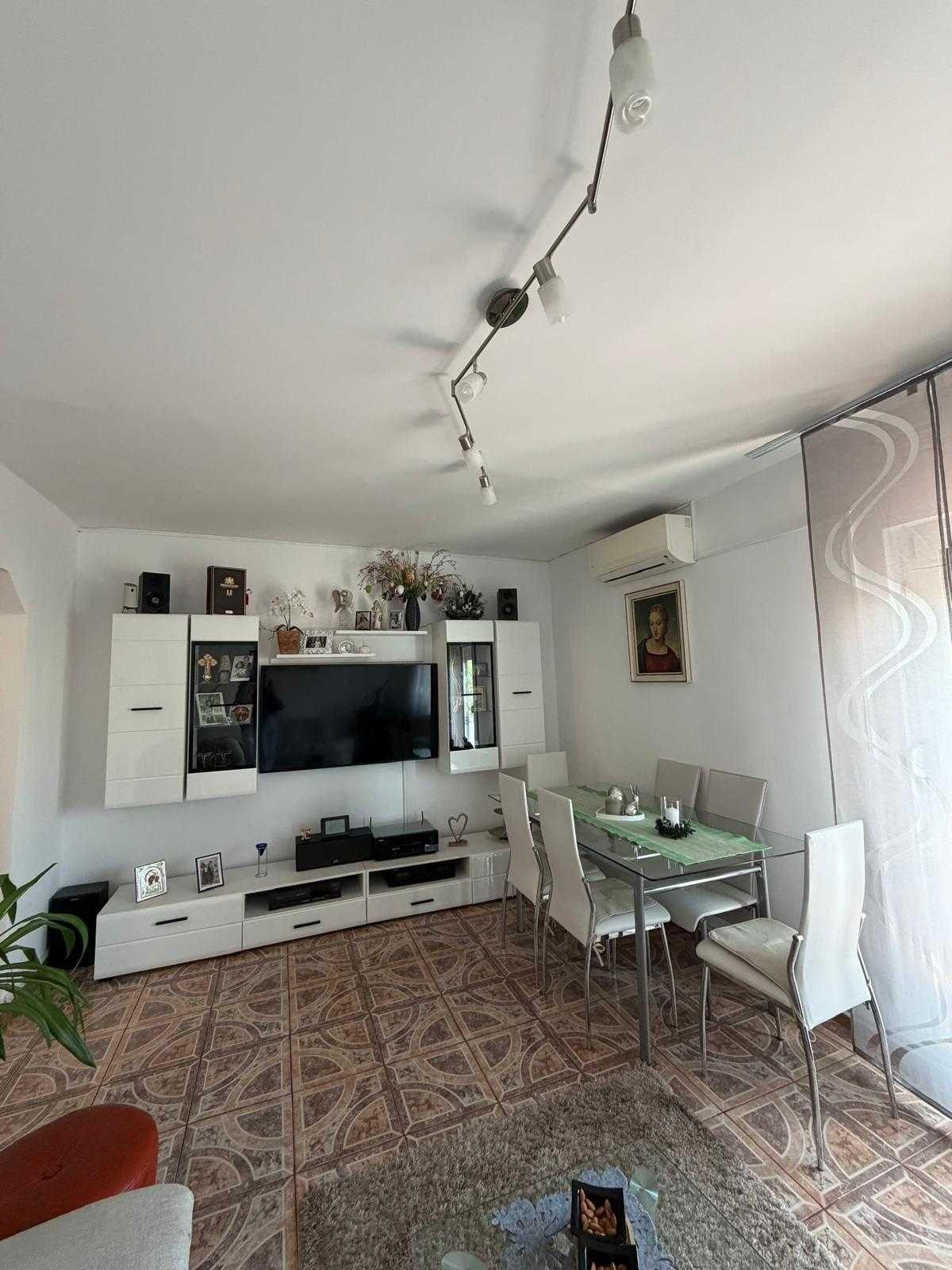 Vand /Schimb apartament 3 camere Arad/Alfa Et.3 cu Casă