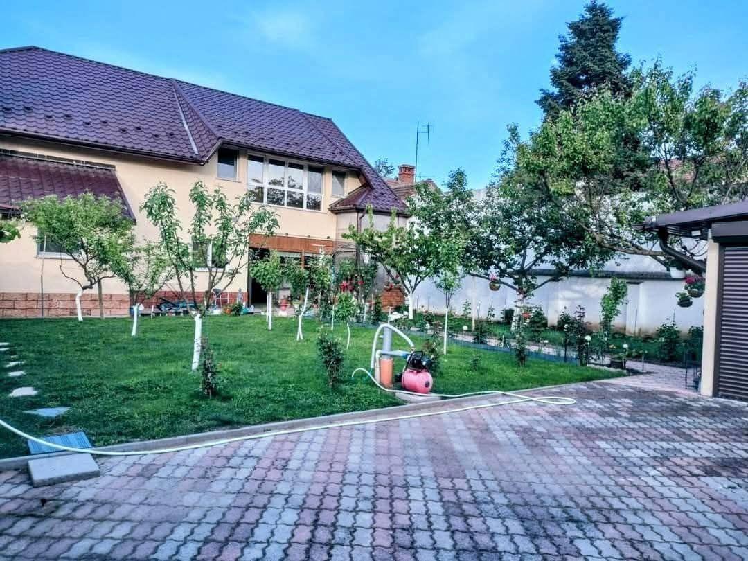 Vind casă zonă centrală în Arad - imagine 1