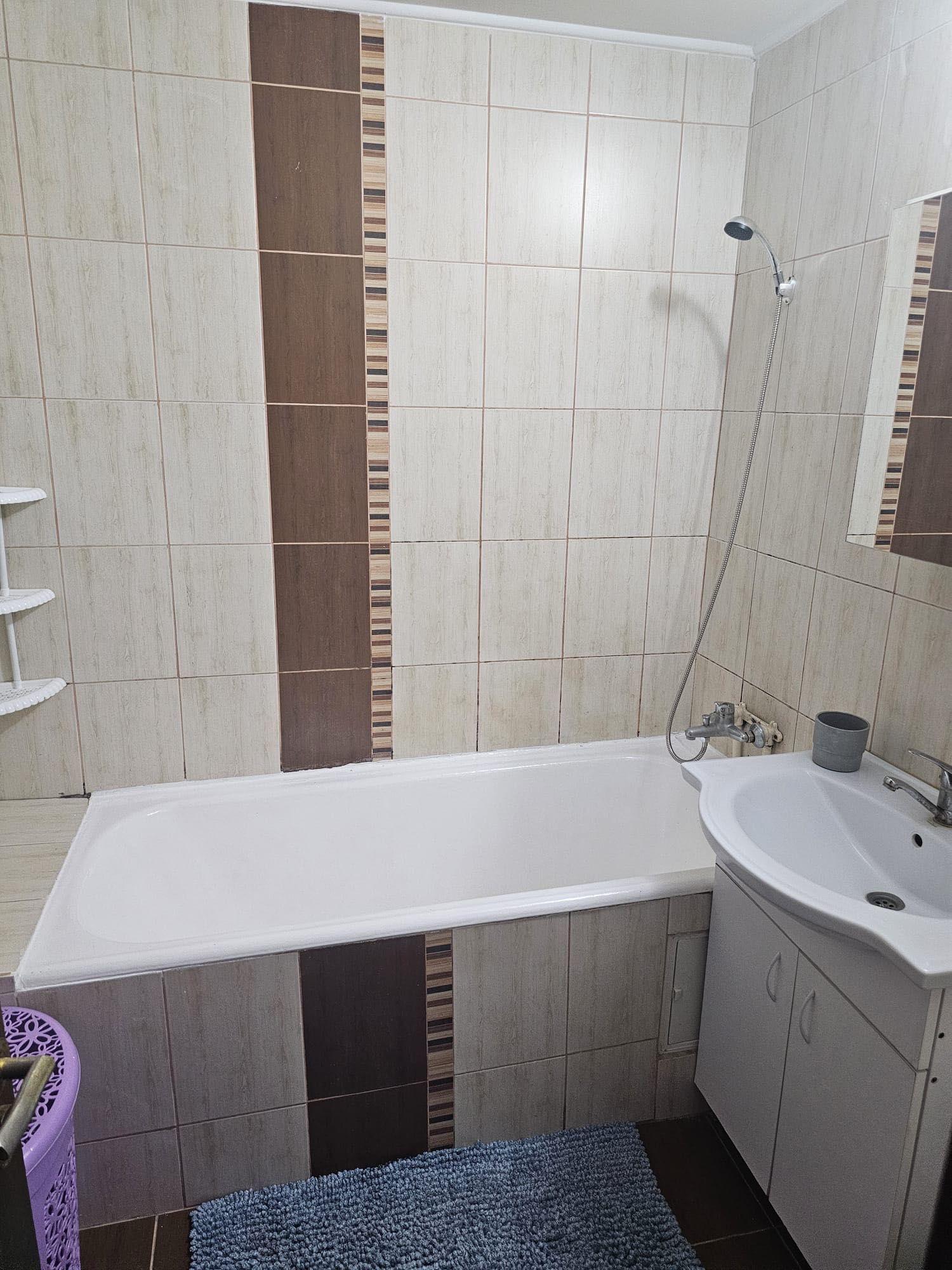 Închiriez apartament 2 camere - imagine 1