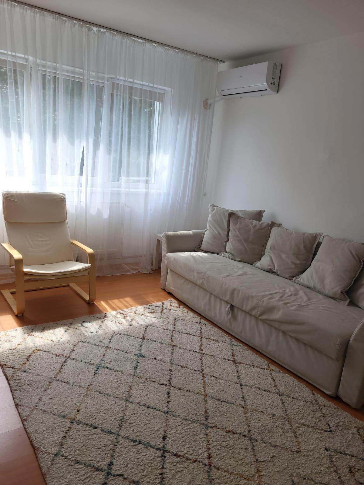 Proprietar închiriez apartament cu trei camere semidecomandat in Bacău - imagine 1