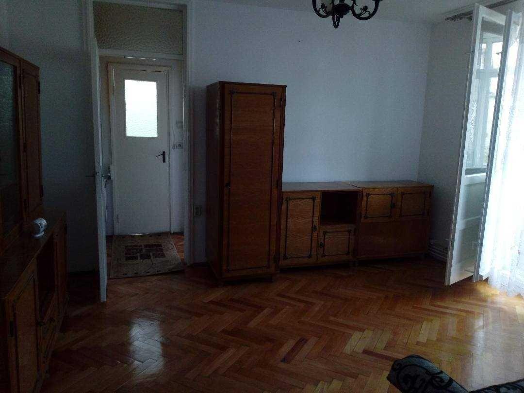 Vand apartament 3 camere
